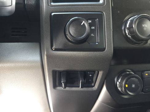 Used 2019 Ford F550 4x4 Regular Cab Super Duty image 23