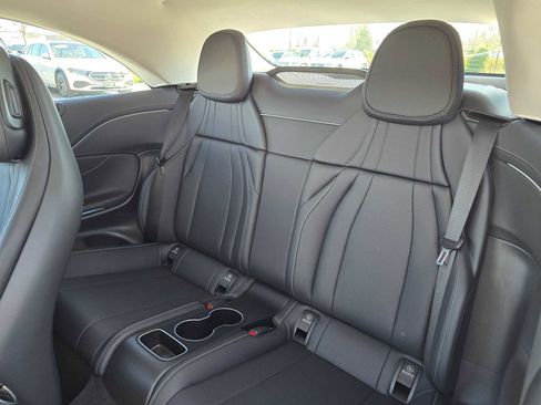 Used 2025 Mercedes-Benz CLE 300 4MATIC Cabriolet image 17