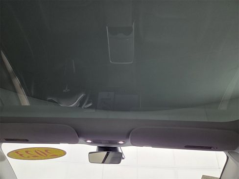 Used 2023 Tesla Model 3 Standard Range image 28