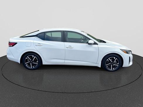 Used 2024 Nissan Sentra SV FWD image 9