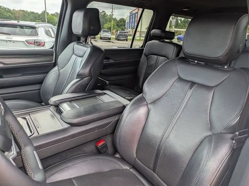 Used 2024 Jeep Wagoneer Series II w/ Flexible Seating Group RWD image 15