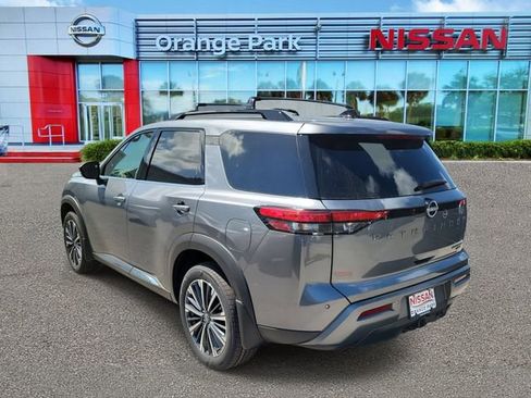 New 2026 Nissan Pathfinder Platinum w/ Cargo Package image 3