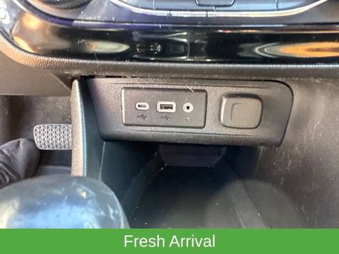 Used 2021 Buick Encore GX Essence w/ Experience Buick Package FWD image 16