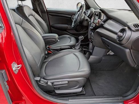 Used 2019 MINI Cooper 4-Door Hardtop image 19