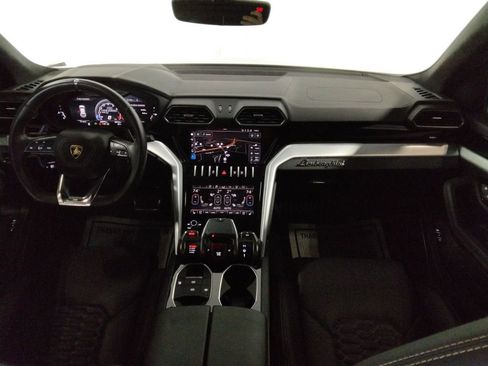 Used 2020 Lamborghini Urus image 41
