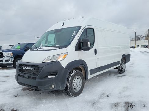 Used 2025 RAM ProMaster 3500 w/ Convenience Group image 2