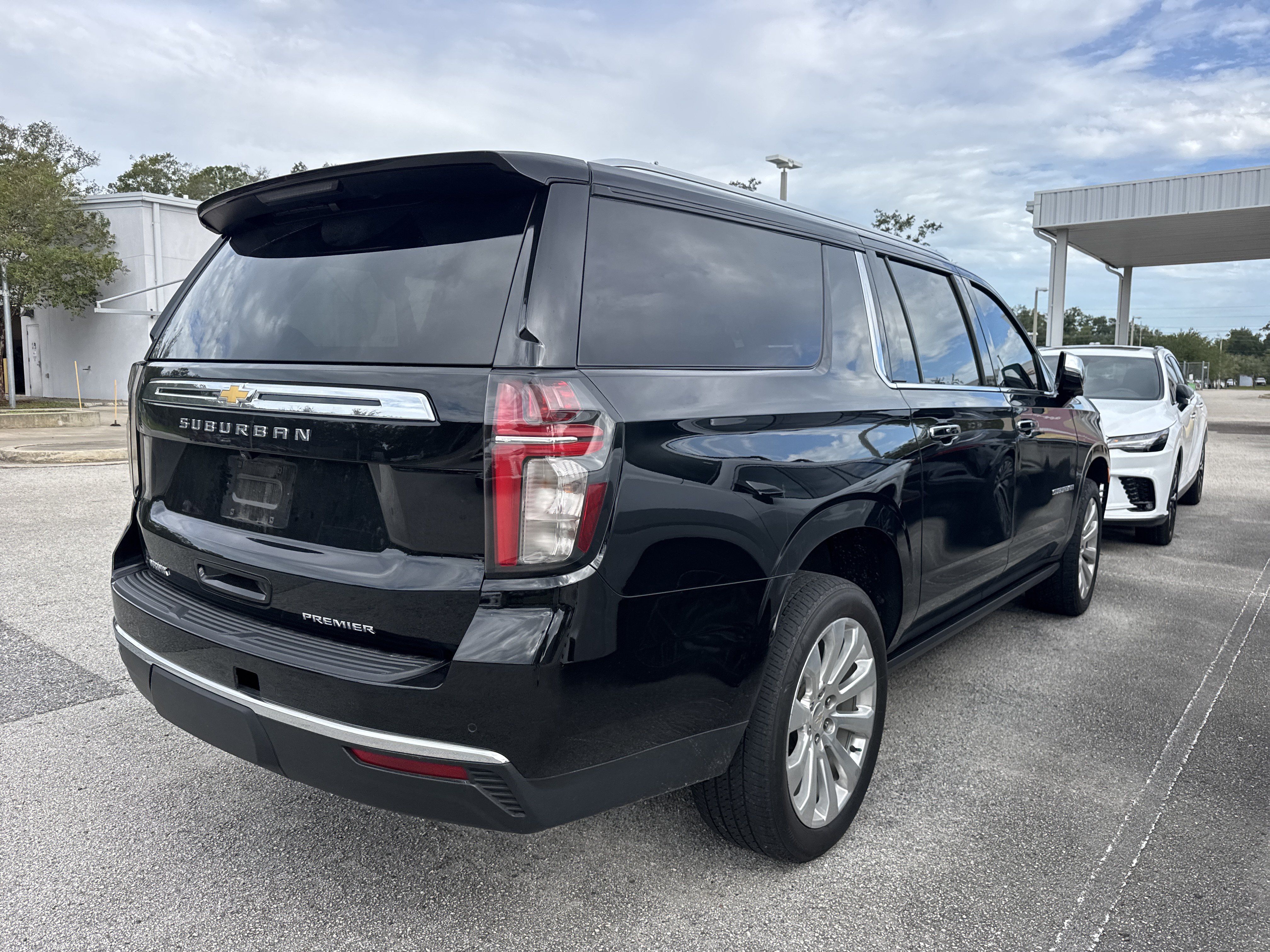 Used 2024 Chevrolet Suburban Premier w/ Max Trailering Package AWD/4WD image 2