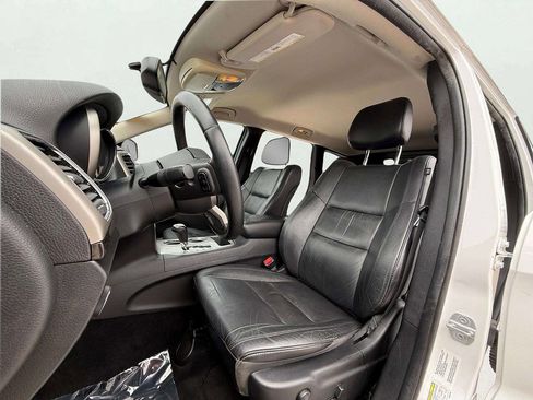 Used 2013 Jeep Grand Cherokee Laredo image 19