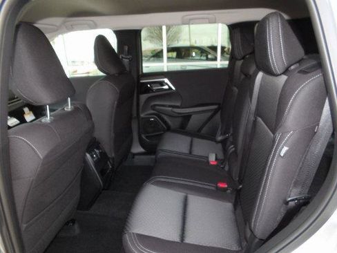 New 2025 Mitsubishi Outlander ES image 14