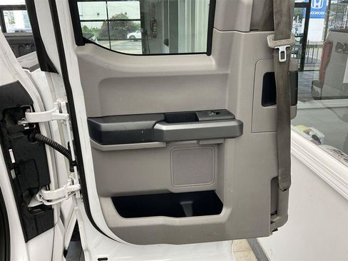 Used 2017 Ford F350 XLT w/ XLT Premium Package AWD/4WD image 11