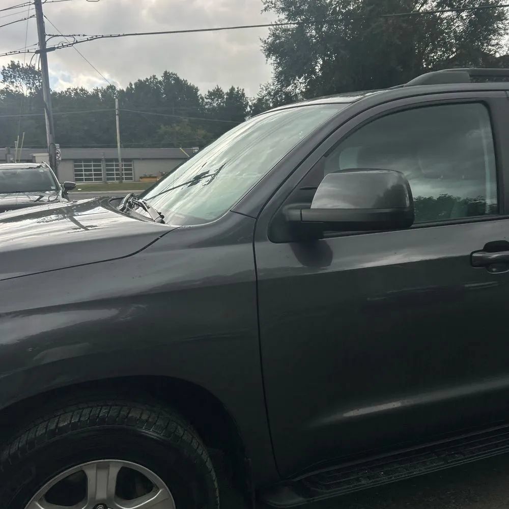 Used 2016 Toyota Sequoia SR5 AWD/4WD image 2