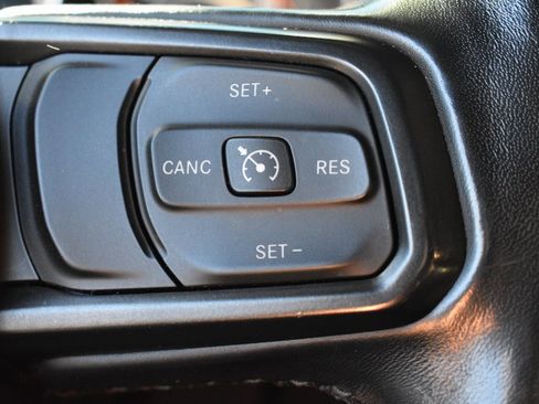 Used 2022 Jeep Gladiator Willys image 17