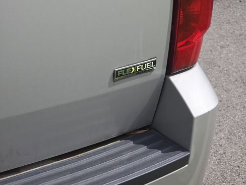 Used 2007 Chevrolet Suburban LT image 7