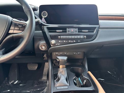 Used 2025 Lexus ES 350 w/ Premium Package FWD image 11