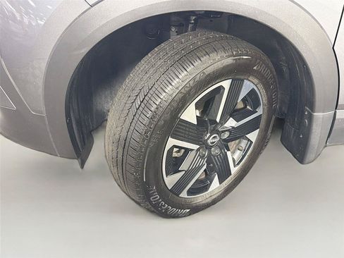 Used 2025 Nissan Kicks SR AWD/4WD image 34
