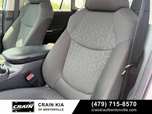 Used 2024 Toyota RAV4 AWD Hybrid image 22