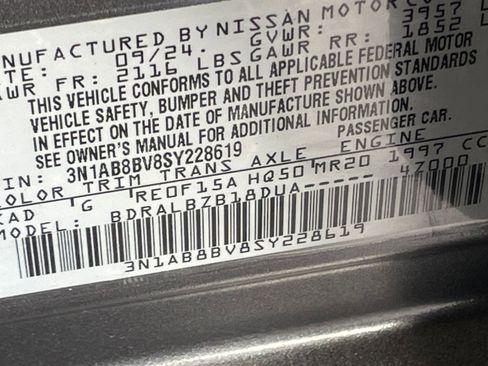 Used 2025 Nissan Sentra S image 27