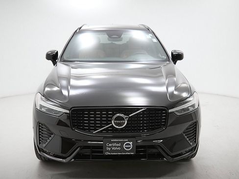 Certified 2023 Volvo XC60 B5 Ultimate w/ Protection Package Premier image 5