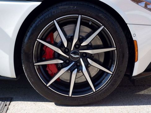 Used 2017 Aston Martin DB11 V12 image 40