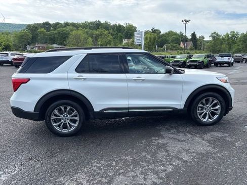 Used 2023 Ford Explorer XLT w/ Equipment Group 202A AWD/4WD image 5