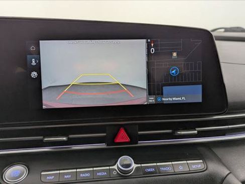 Used 2024 Hyundai Elantra SEL FWD image 28