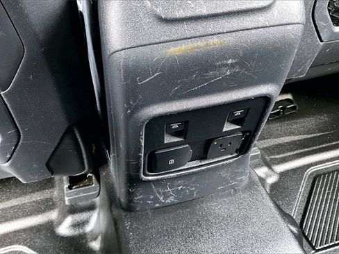 Used 2023 Ford Bronco Badlands image 10