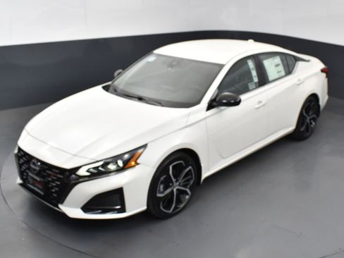 New 2025 Nissan Altima 2.5 SR image 46