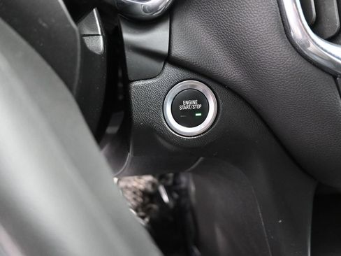 Used 2019 Chevrolet Equinox LT FWD image 36