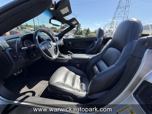Used 2006 Chevrolet Corvette Convertible w/ Preferred Equipment Group RWD image 8