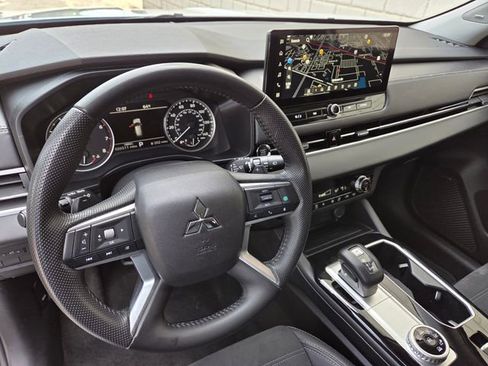 Used 2025 Mitsubishi Outlander SE AWD/4WD image 20