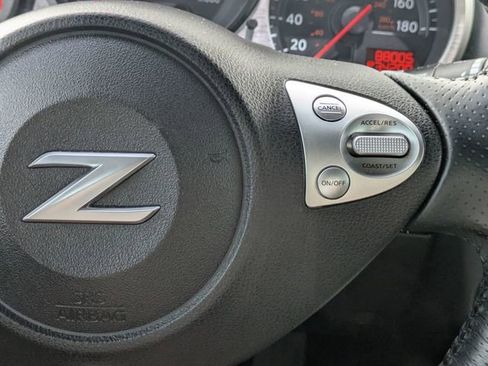 Used 2015 Nissan 370Z Coupe RWD image 19