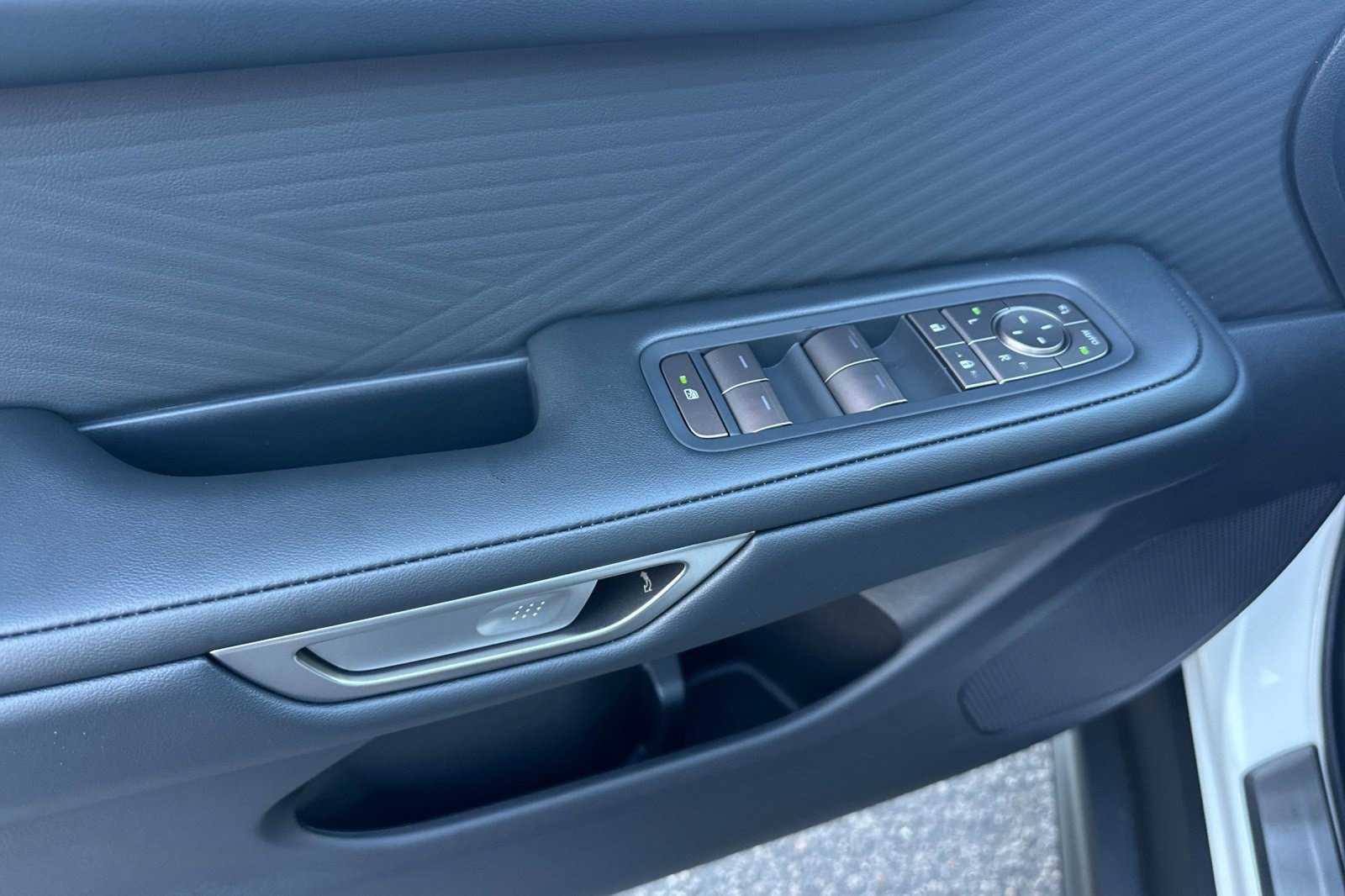 New 2026 Lexus ES 350h w/ Convenience Package FWD image 13