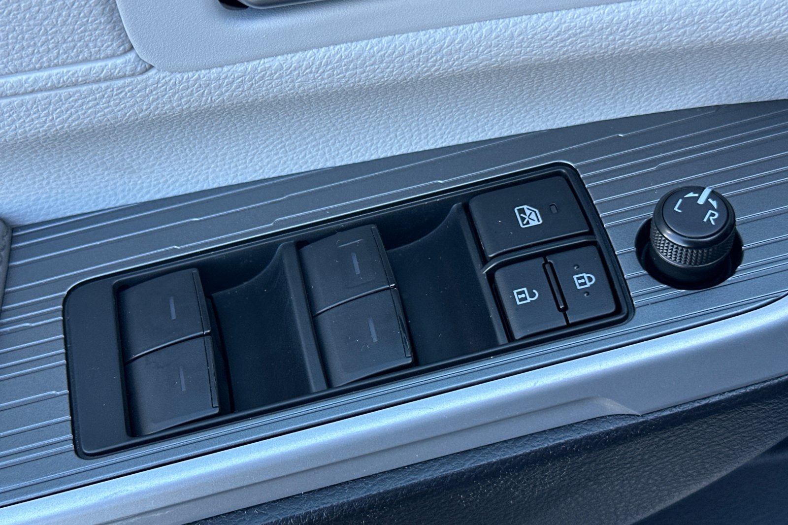 Certified 2025 Toyota Sienna XLE AWD/4WD image 18