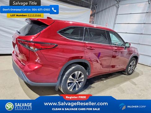Used 2022 Toyota Highlander XLE AWD/4WD image 4