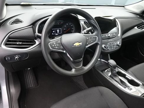 Used 2025 Chevrolet Malibu LT FWD image 24
