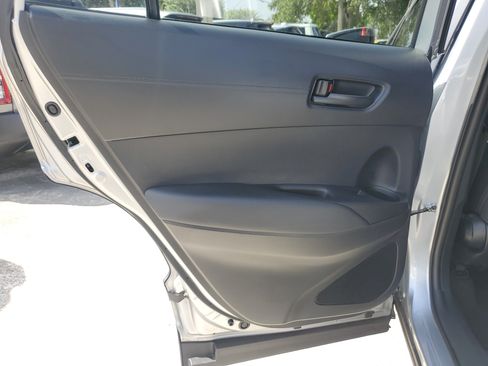 Certified 2024 Toyota Corolla Cross LE w/ Moonroof Package FWD image 16