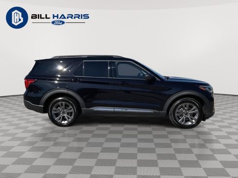 Used 2025 Ford Explorer Active w/ Active Comfort Package image 4