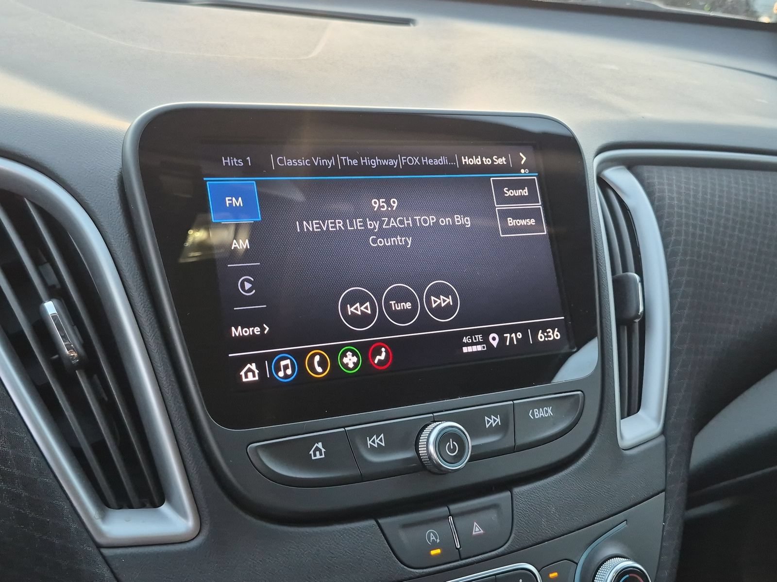 Used 2025 Chevrolet Malibu LT FWD image 27