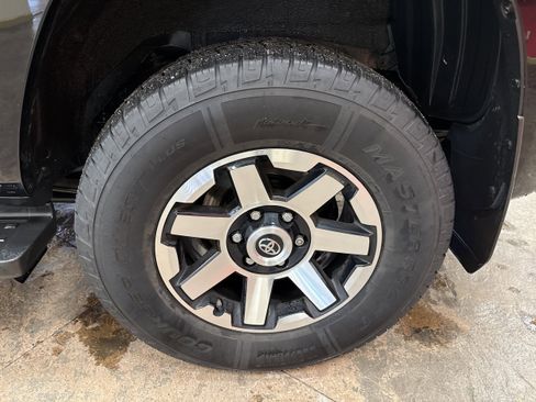 Used 2019 Toyota 4Runner TRD Off-Road Premium image 8