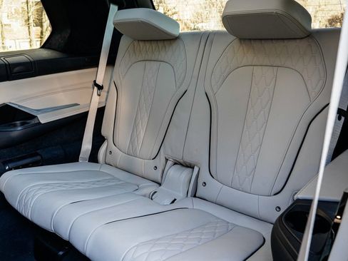 Used 2023 BMW X7 M60i w/ Executive Package image 19