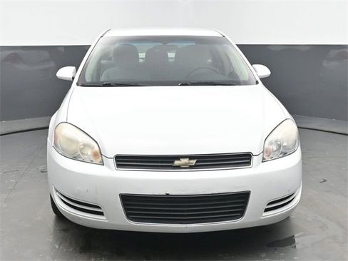 Used 2011 Chevrolet Impala LS image 8