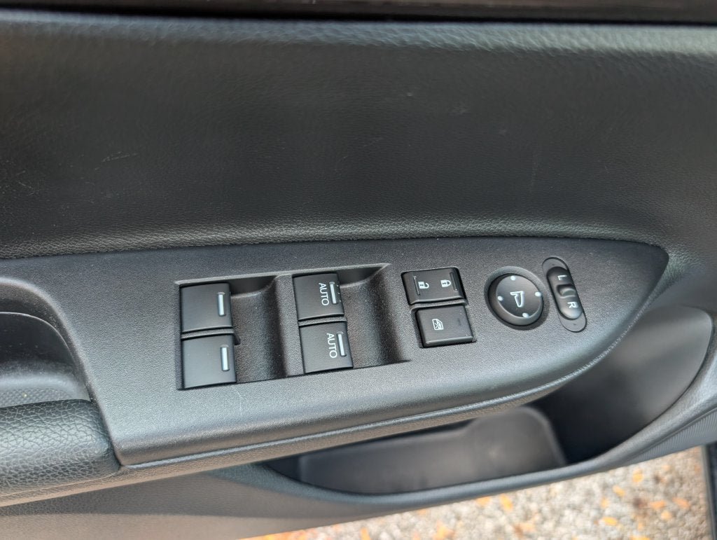 Used 2017 Honda Accord EX-L image 11