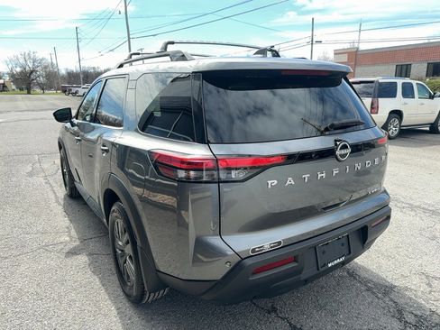Used 2022 Nissan Pathfinder SV AWD/4WD image 6
