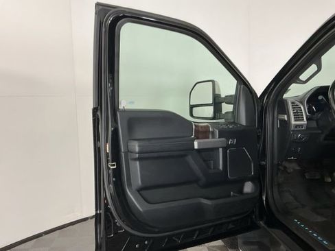 Used 2017 Ford F350 Platinum w/ Platinum Ultimate Package image 18