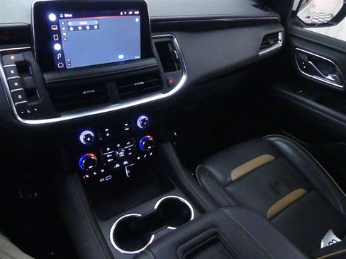 Used 2022 GMC Yukon XL AT4 image 18