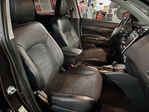 Used 2022 Mitsubishi Outlander Sport SE image 11