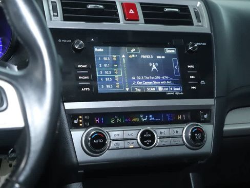 Used 2017 Subaru Outback 2.5i Premium image 24