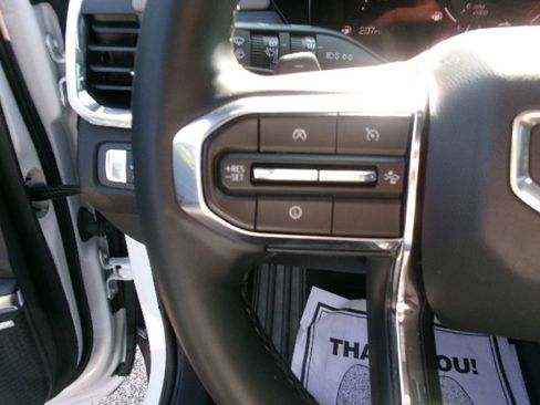 Used 2024 GMC Acadia Elevation FWD image 11