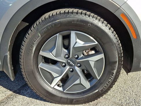 Used 2022 Kia Sorento S image 9