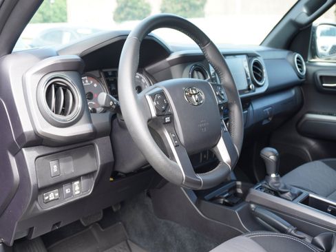 Used 2023 Toyota Tacoma TRD Off-Road AWD/4WD image 18
